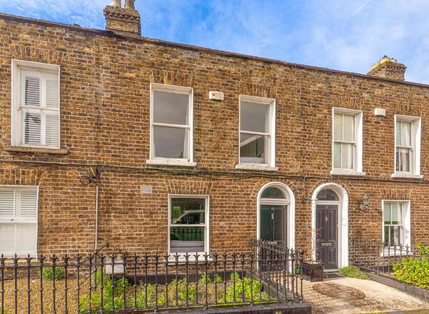 18 Albert Place East, Grand Canal Street, Dublin 2, D02AH61