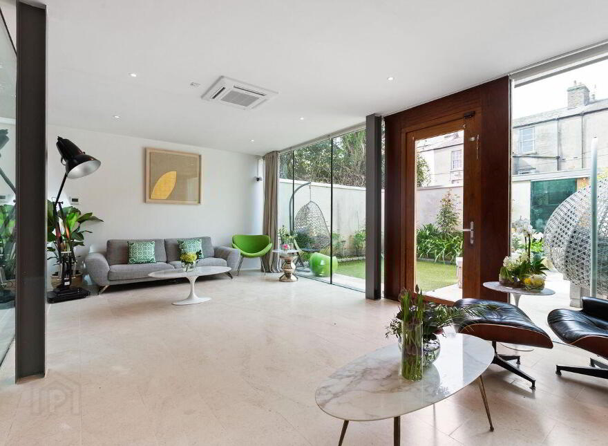 44 Raglan Lane, Ballsbridge, Ballsbridge, D04Y7Y3