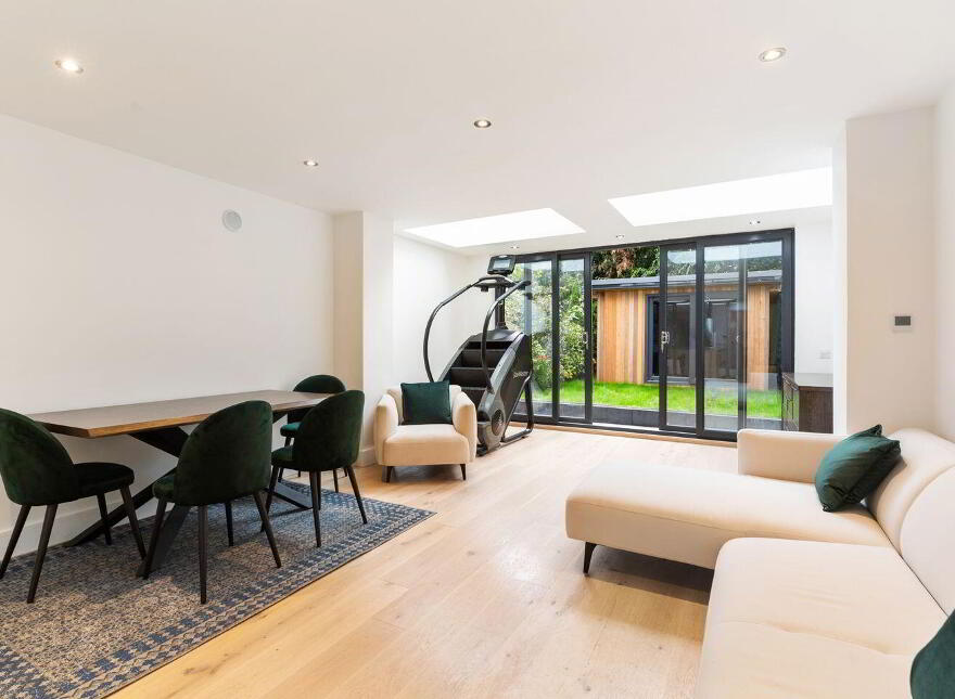 93 Waterloo Lane, Ballsbridge, Ballsbridge, D04C4A3