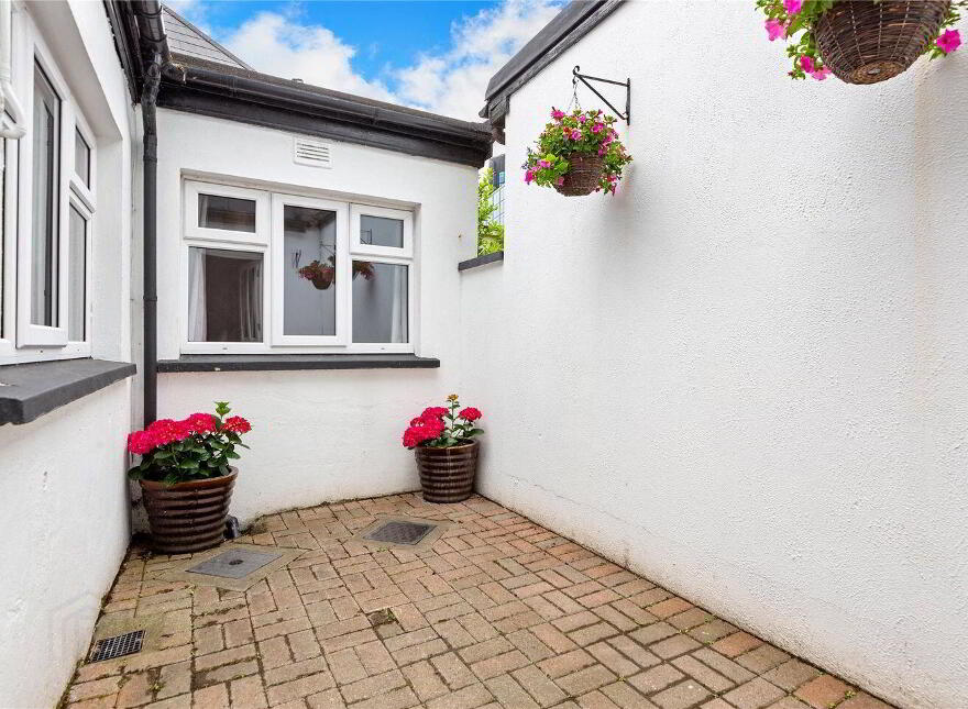 3 Emerald Cottages, Off Grand Canal Street, Dublin 4, D04Y3C9