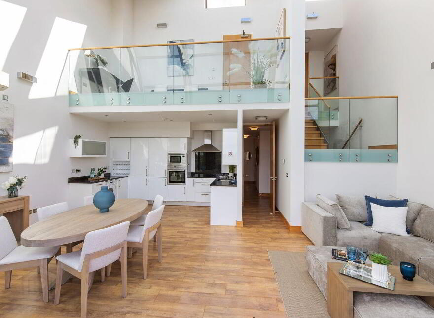 Penthouse, 177 The Links, Elmpark Green, Merrion Road, Dublin 4, D04FW21