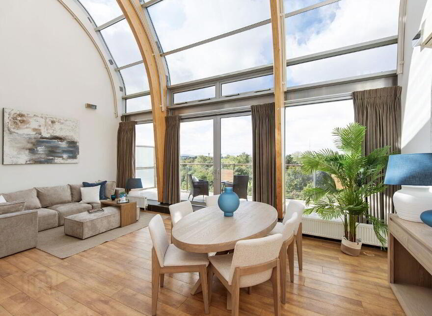 Penthouse, 177 The Links, Elmpark Green, Merrion Road, Dublin 4, D04FW21