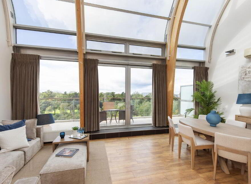Penthouse, 177 The Links, Elmpark Green, Merrion Road, Dublin 4, D04FW21