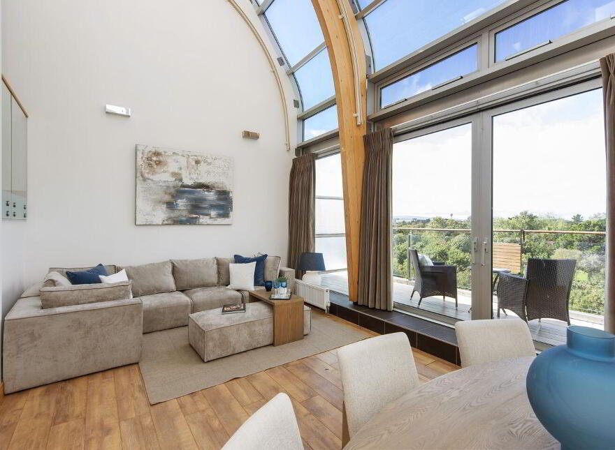 Penthouse, 177 The Links, Elmpark Green, Merrion Road, Dublin 4, D04FW21