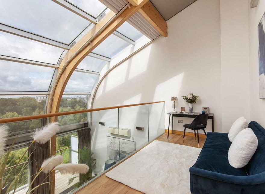 Penthouse, 177 The Links, Elmpark Green, Merrion Road, Dublin 4, D04FW21