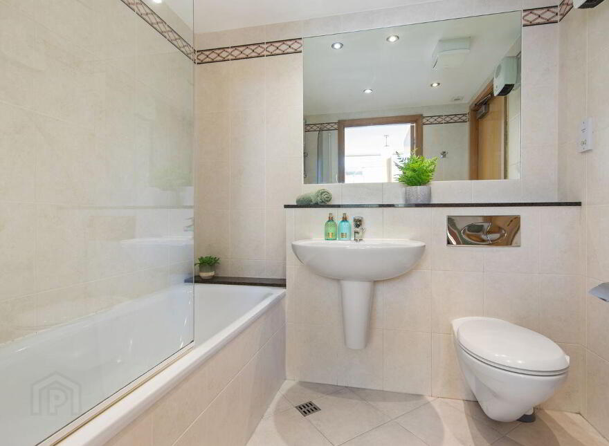 Penthouse, 177 The Links, Elmpark Green, Merrion Road, Dublin 4, D04FW21