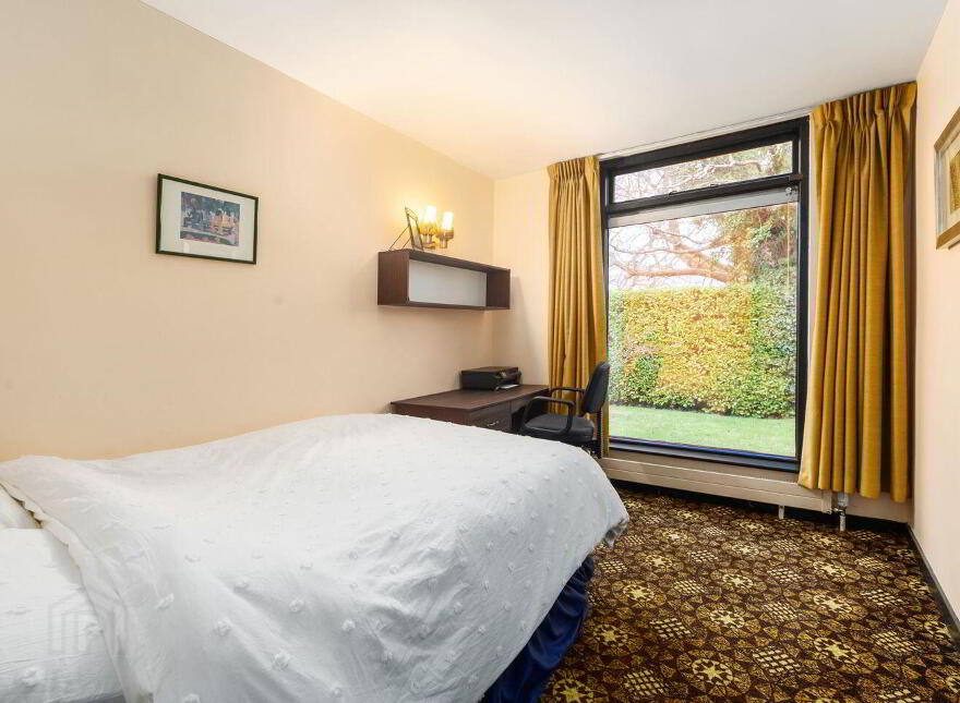 20 Kilteragh Pines, Foxrock, Foxrock, D18T6P6