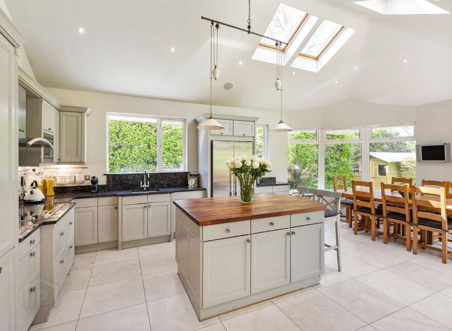 Castlemoyle, Leopardstown Road, Foxrock, Foxrock, D18K4H3