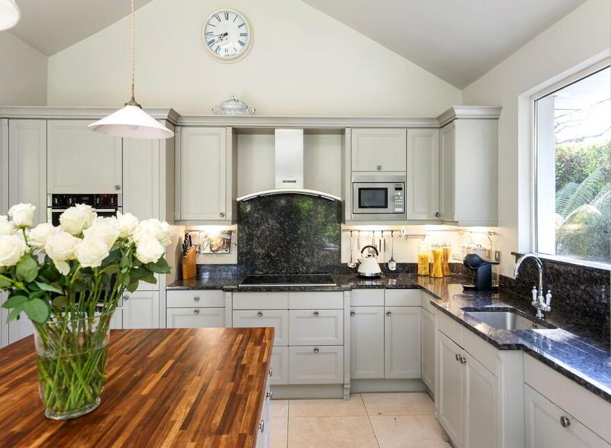Castlemoyle, Leopardstown Road, Foxrock, Foxrock, D18K4H3