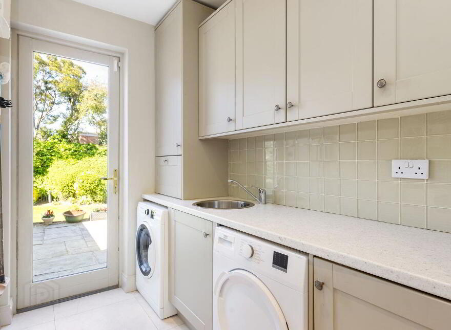 Castlemoyle, Leopardstown Road, Foxrock, Foxrock, D18K4H3