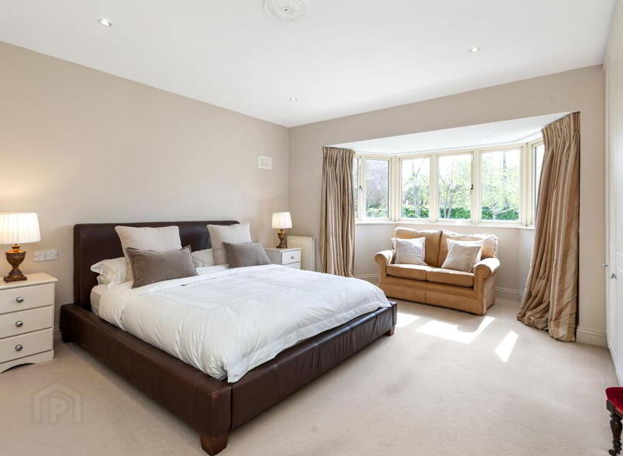 Castlemoyle, Leopardstown Road, Foxrock, Foxrock, D18K4H3