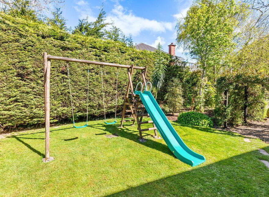 Castlemoyle, Leopardstown Road, Foxrock, Foxrock, D18K4H3