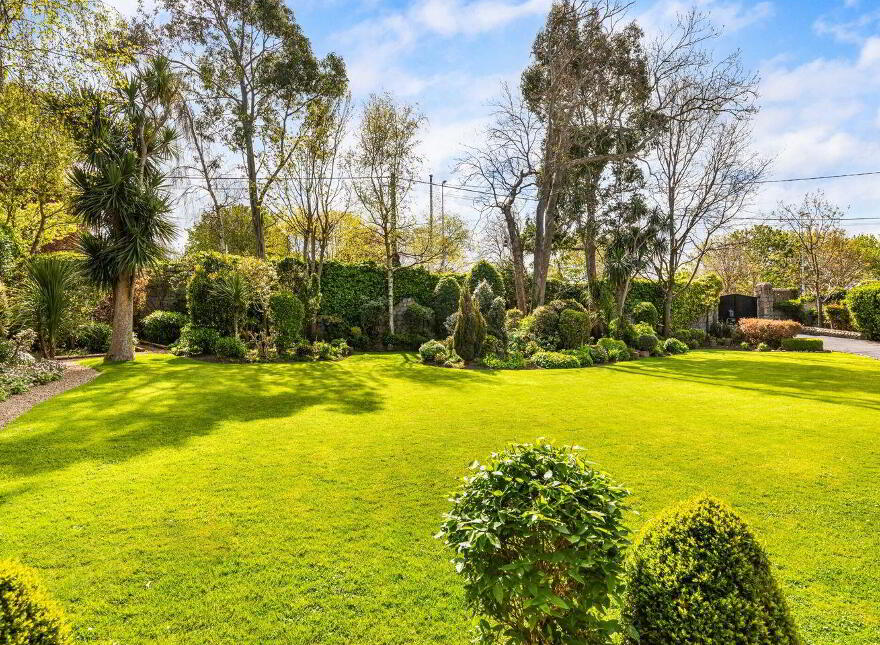 Castlemoyle, Leopardstown Road, Foxrock, Foxrock, D18K4H3
