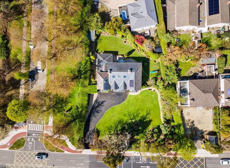 Castlemoyle, Leopardstown Road, Foxrock, Foxrock, D18K4H3