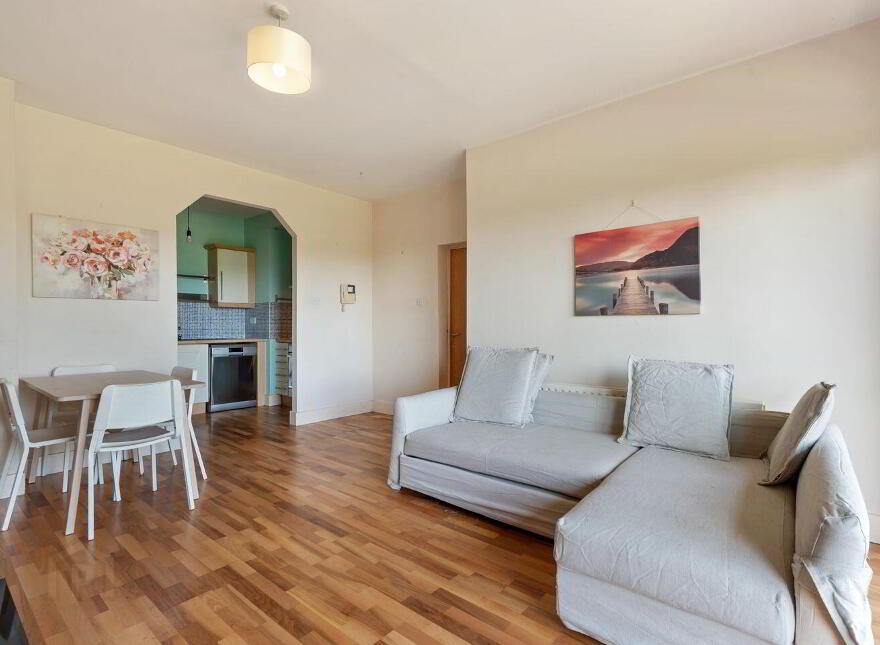 108 East Courtyard, Tullyvale, Cabinteely, Cabinteely, D18RR80