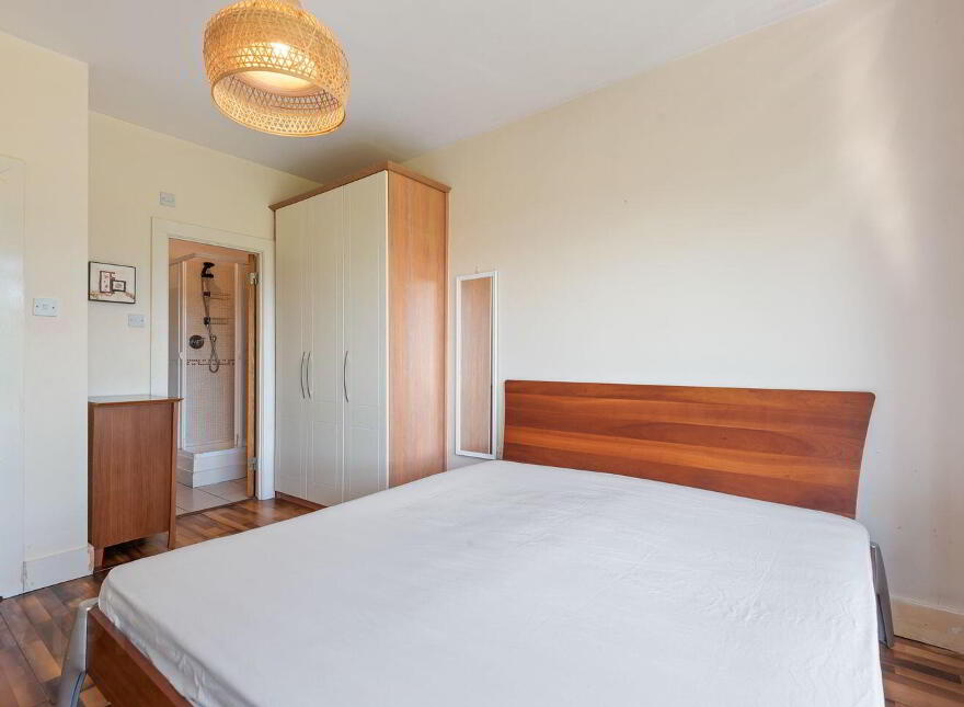 108 East Courtyard, Tullyvale, Cabinteely, Cabinteely, D18RR80
