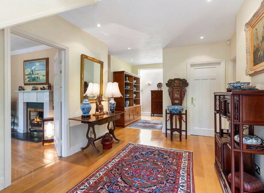 Woodview, Gordon Avenue, Dublin 18, D18N7Y0