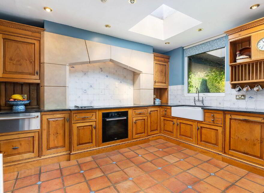 Woodview, Gordon Avenue, Dublin 18, D18N7Y0