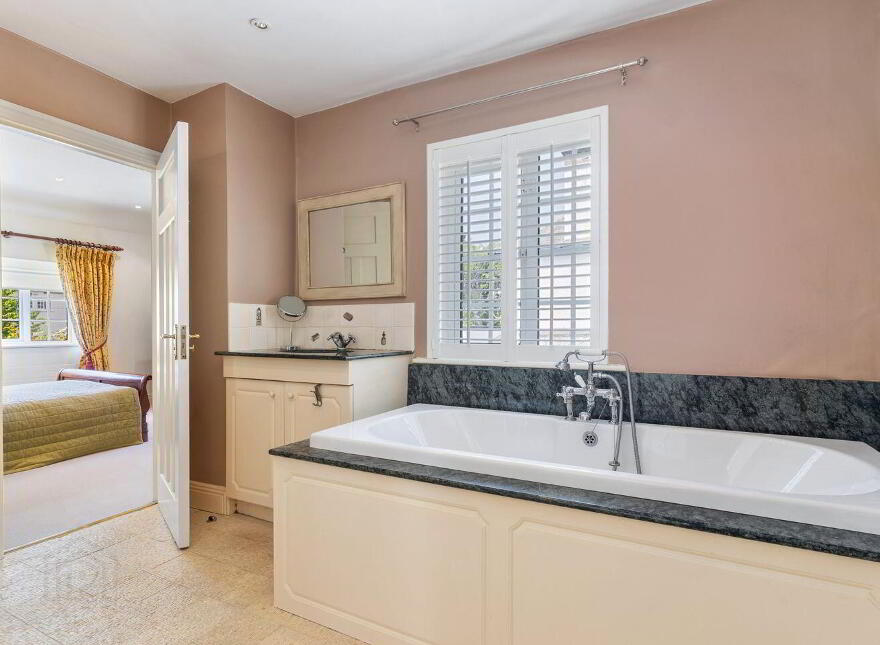 Woodview, Gordon Avenue, Dublin 18, D18N7Y0