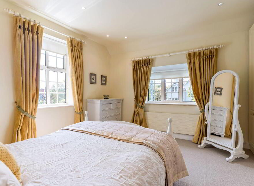 Woodview, Gordon Avenue, Dublin 18, D18N7Y0