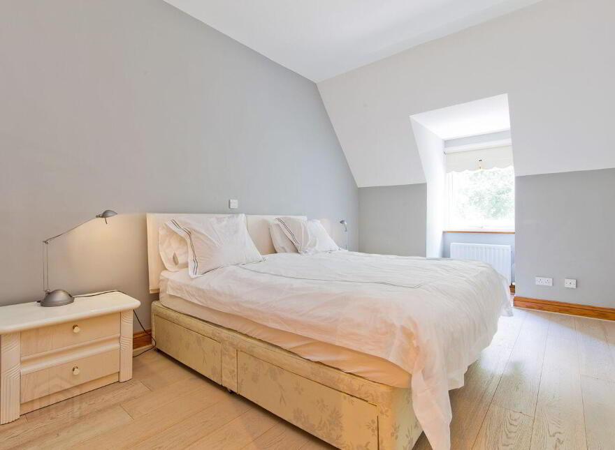 16 Westminster Hall, Westminster Road, Dublin 18, D18DH74