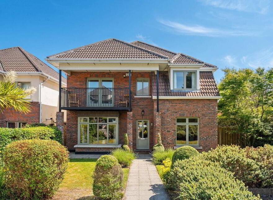 27 Cairnfort, Stepaside, Stepaside, D18K768 photo