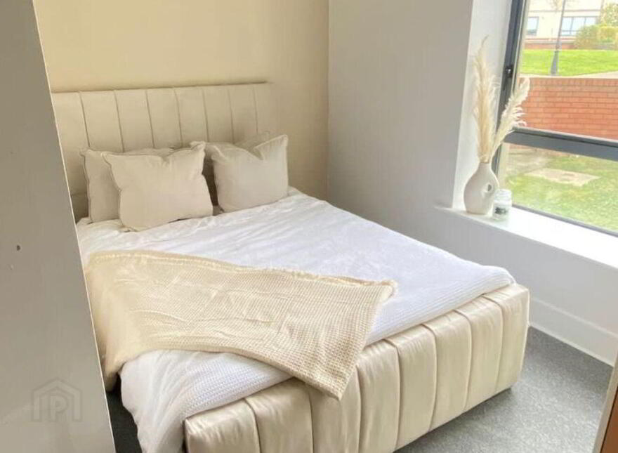 33 The Oval, Tullyvale, Cabinteely, Cabinteely, D18WC04