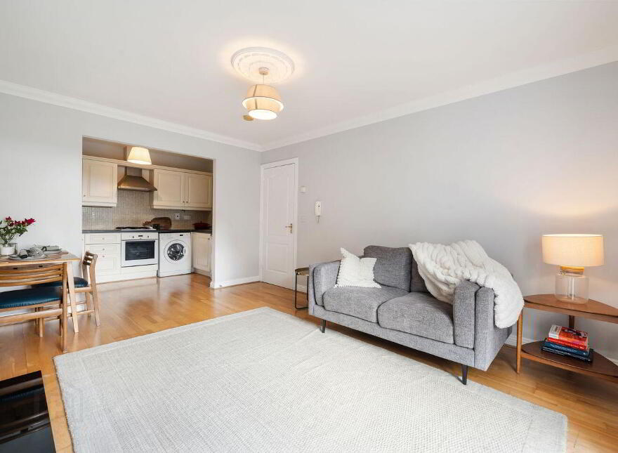 118 Kerrymount, Kilgobbin Wood, Castle Court, Dublin 18, D18H368