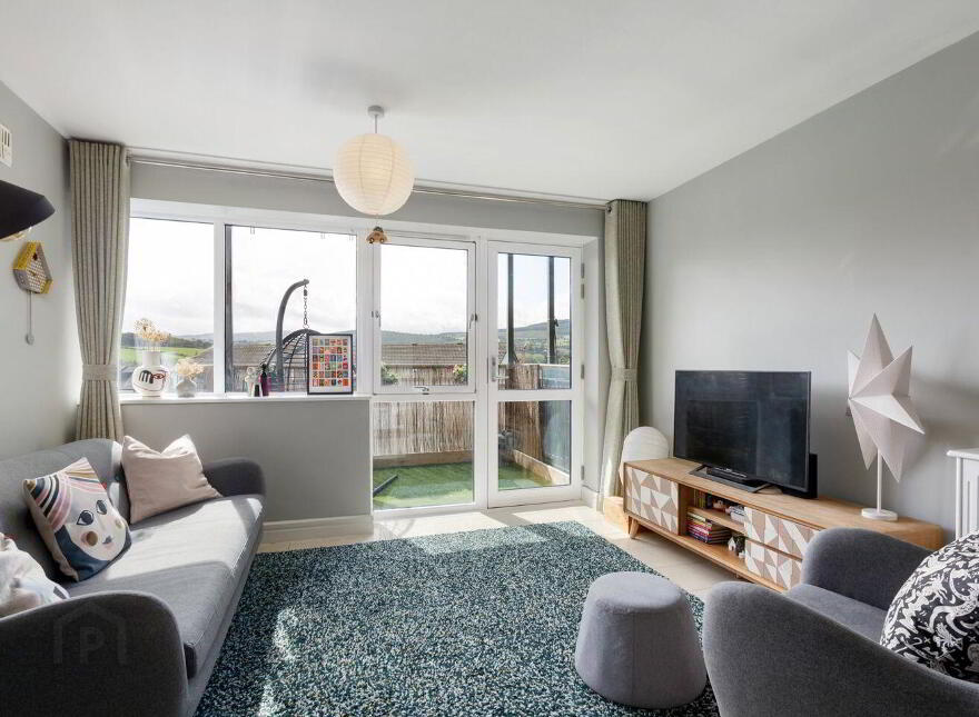 17 The Crescent, Carrickmines Manor, Carrickmines, Carrickmines, D18HY90