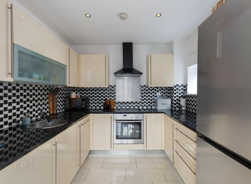 17 The Crescent, Carrickmines Manor, Carrickmines, Carrickmines, D18HY90