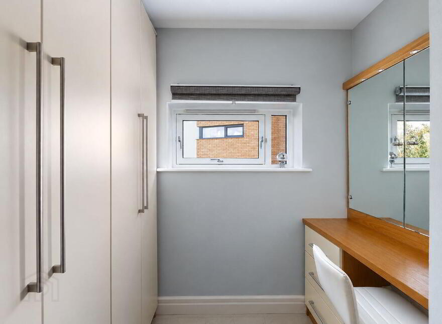 17 The Crescent, Carrickmines Manor, Carrickmines, Carrickmines, D18HY90