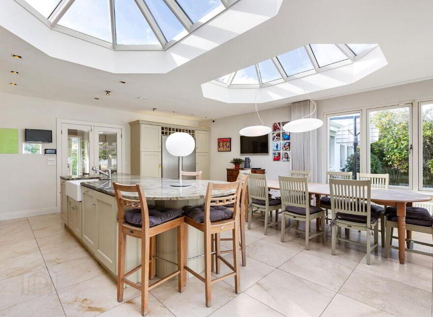 11 The Coppins, Foxrock, Foxrock, D18R9P8