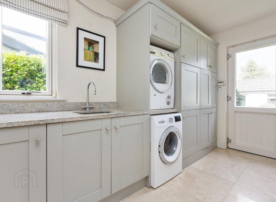 11 The Coppins, Foxrock, Foxrock, D18R9P8