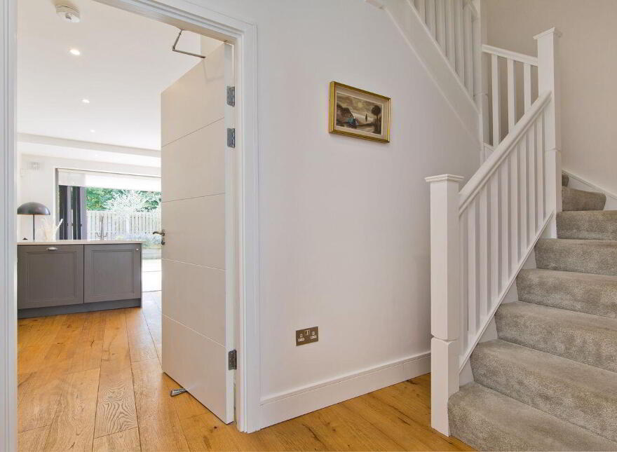 1 Grand Canal View, Saint James's Terrace, Dublin 8, D08FNW2