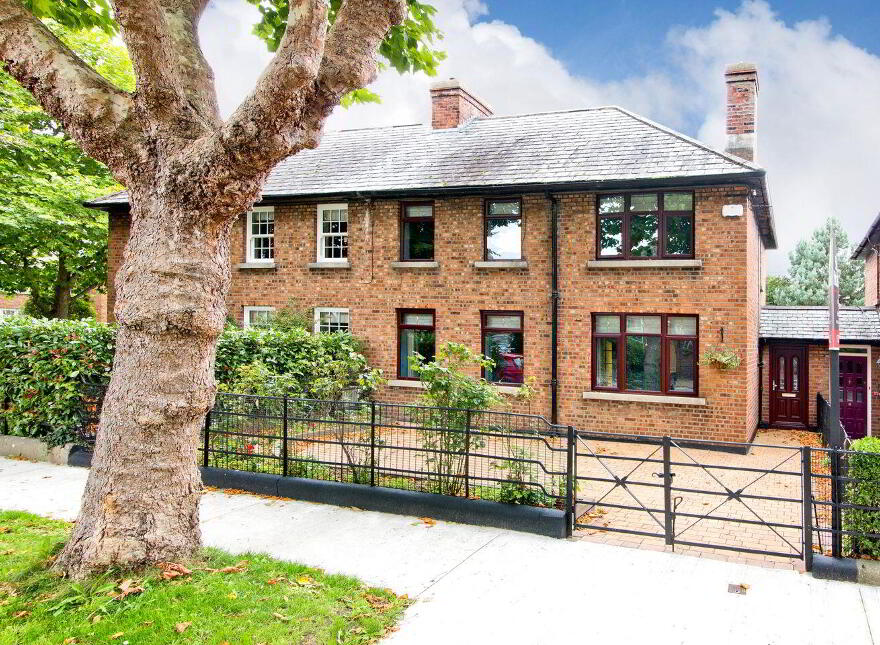 49 Iveagh Gardens, Dublin 12, D12HW57 photo