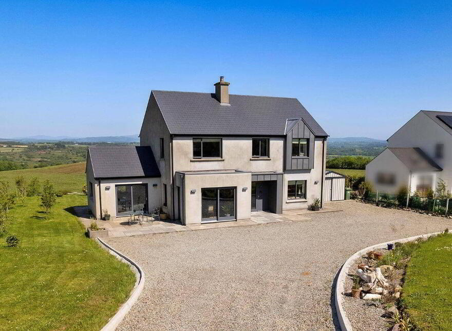 Abbeystrewry, Skibbereen, P81VE27