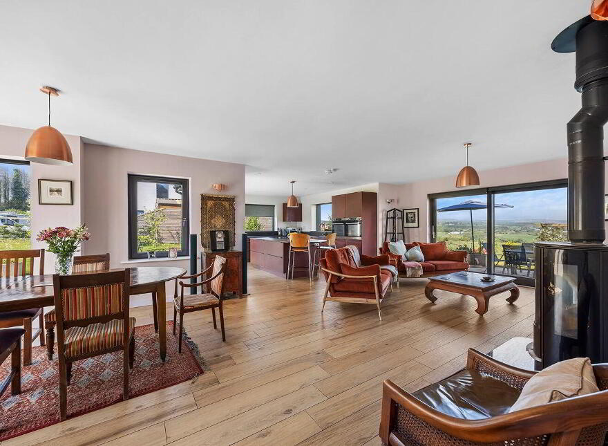 Abbeystrewry, Skibbereen, P81VE27