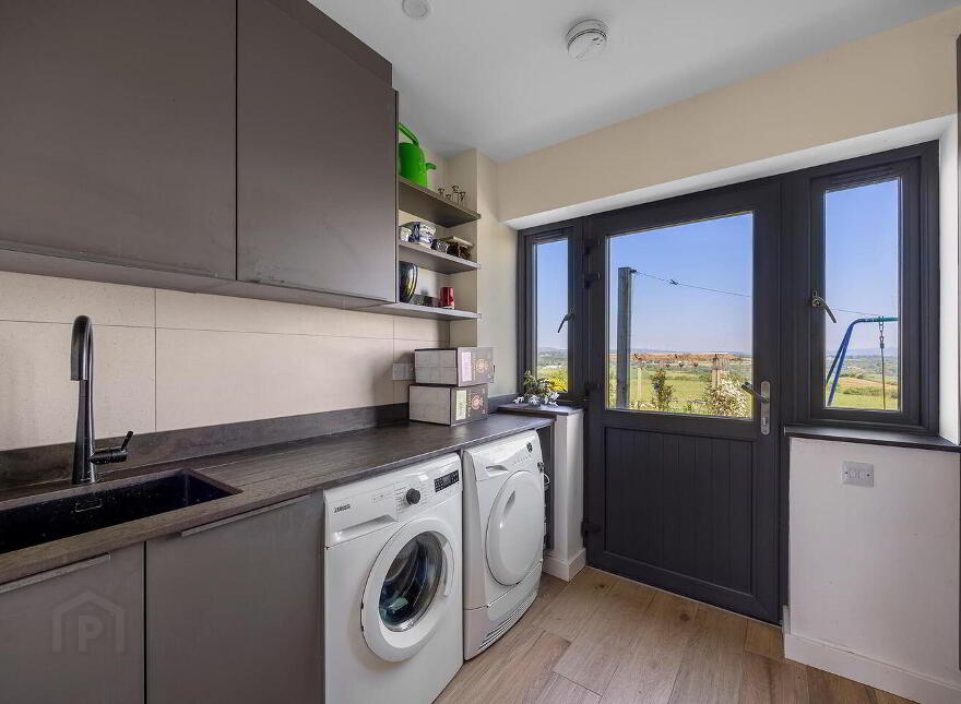Abbeystrewry, Skibbereen, P81VE27