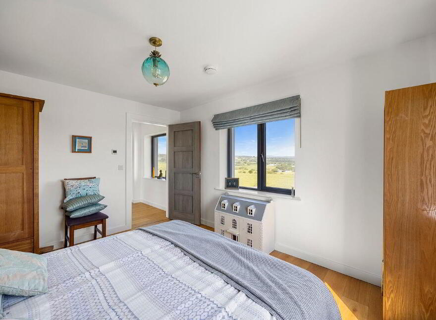 Abbeystrewry, Skibbereen, P81VE27
