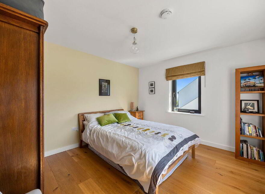 Abbeystrewry, Skibbereen, P81VE27