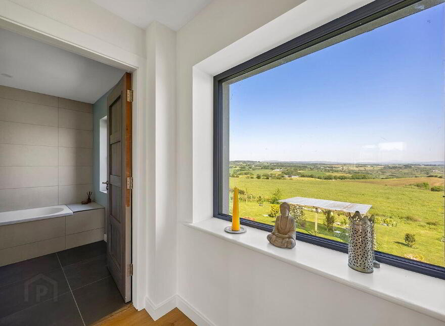 Abbeystrewry, Skibbereen, P81VE27
