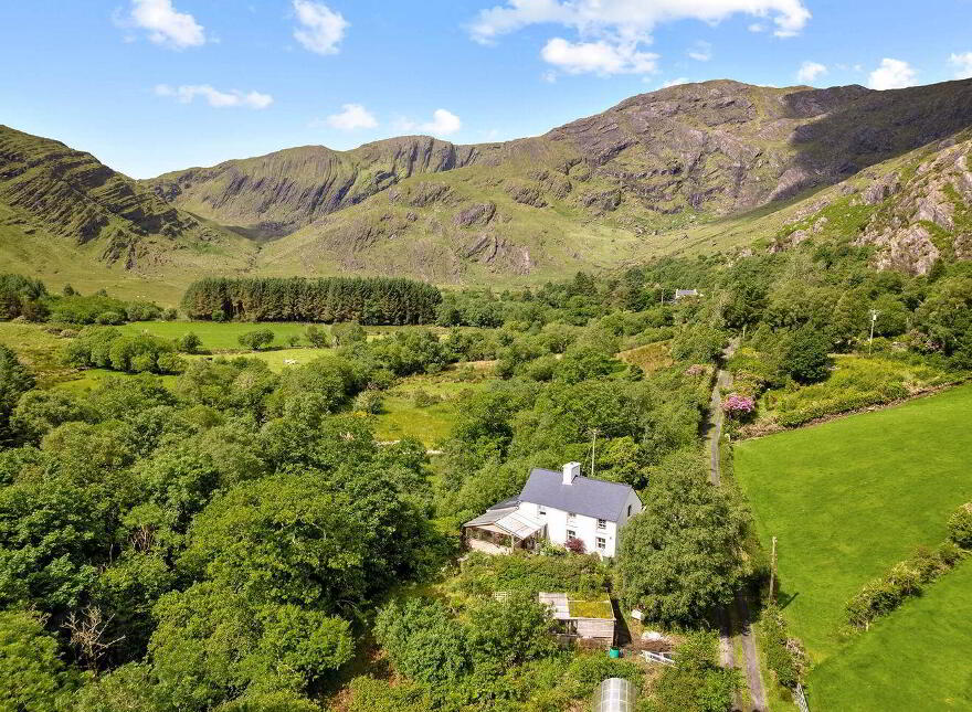 Rougham, Glengarriff, P75P211