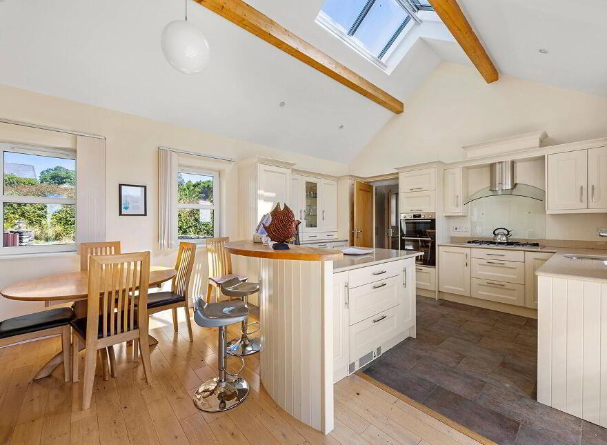 Kilfinnan, Glandore, P81K061