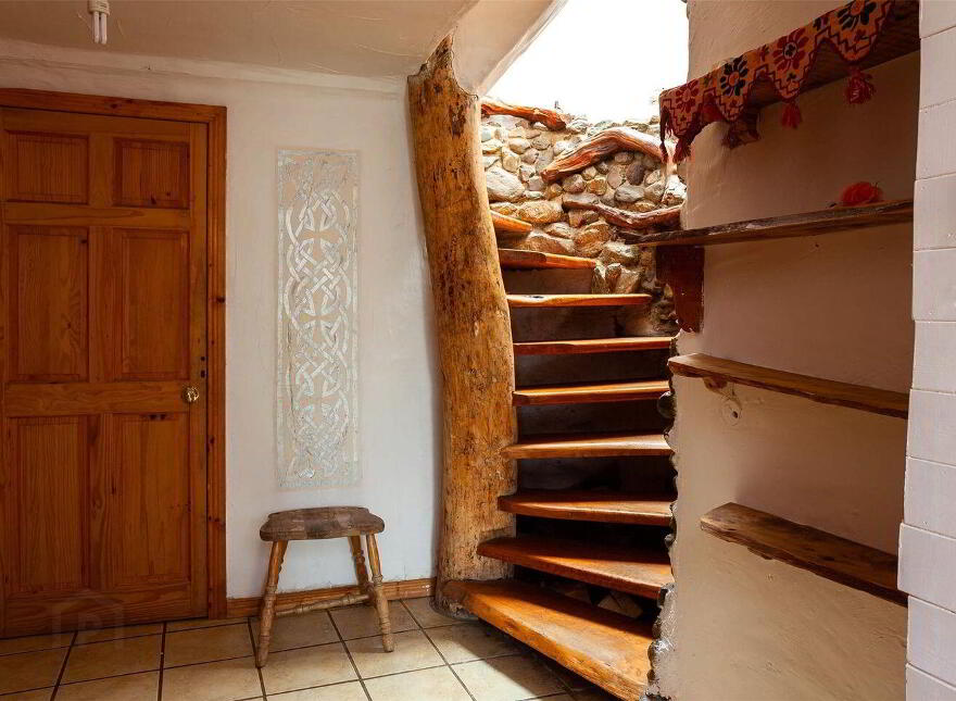 Honeycomb & Honeypot Annex, Derryduff More, Coomhola, Kealkill, P75WD52