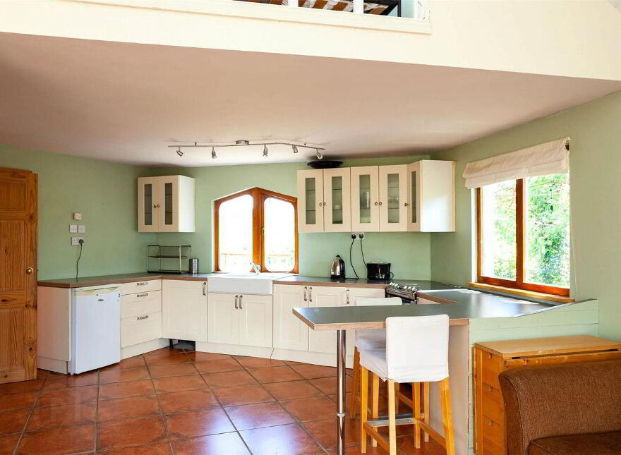 Honeycomb & Honeypot Annex, Derryduff More, Coomhola, Kealkill, P75WD52