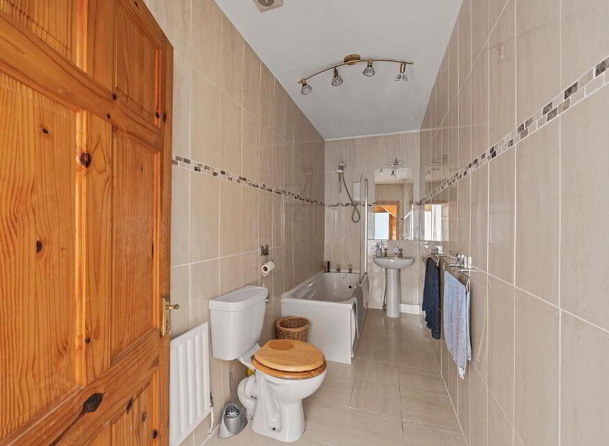 Ballymacshoneen, Butlerstown, Butlerstown, P72CX37