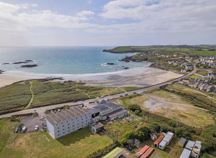 Apartment 7 Rosscarbery Bay Apartments, Ownahincha, P85WK83