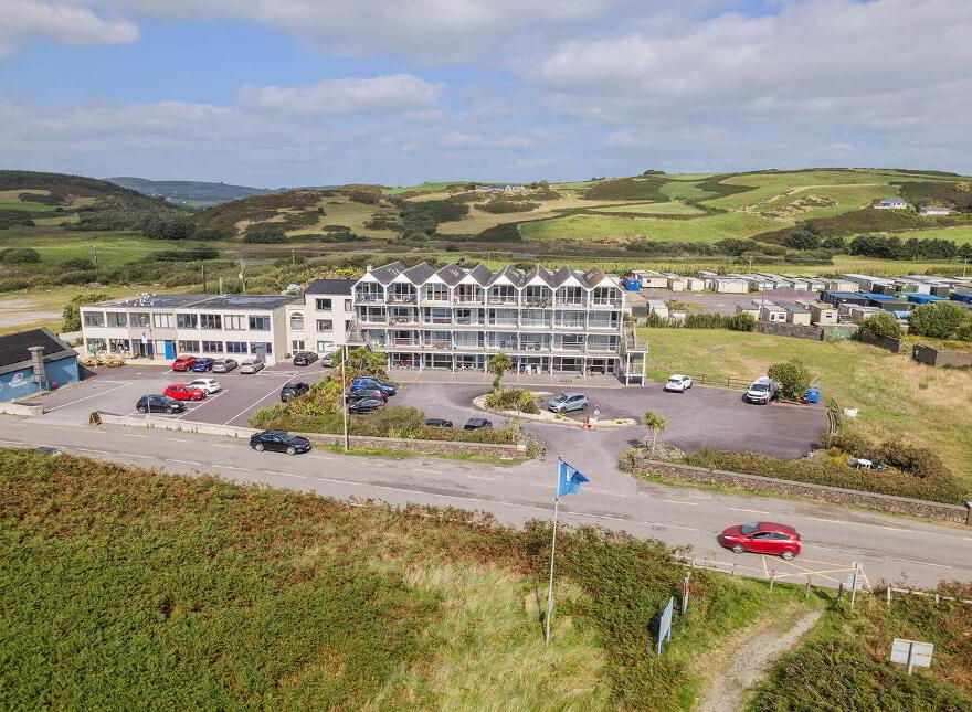 Apartment 7 Rosscarbery Bay Apartments, Ownahincha, P85WK83