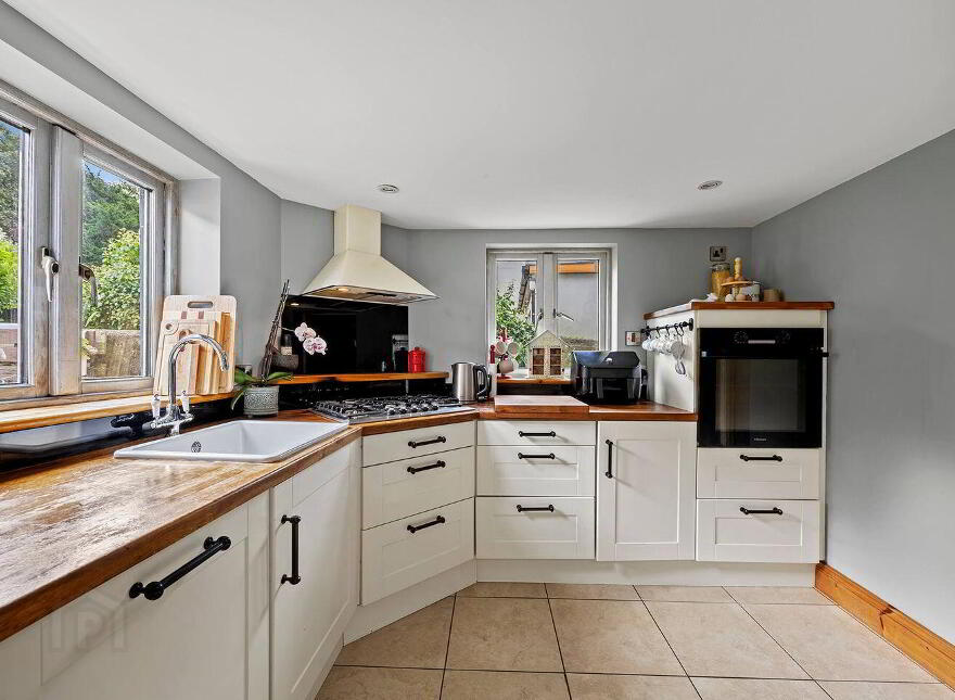 3 Cork Road, Skibbereen, P81T267