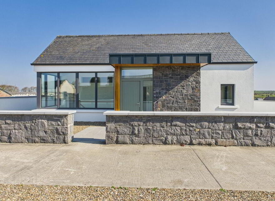 17 Mountpleasant, Loughrea, H62C858